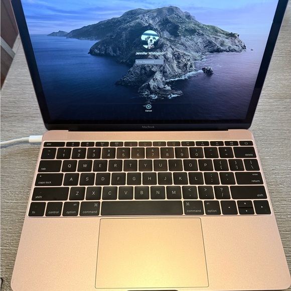 Apple MacBook - Rose Pink - Picture 2 of 13